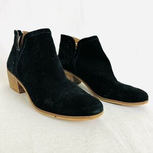 SUSINA Women’s Blakely Black Suede Ankle Booties Perforated Design, Size 8.5